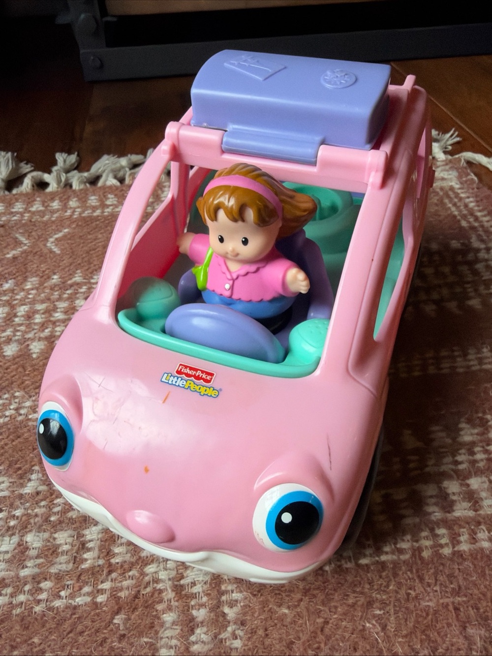 Fisher Price Little People Pink Open & Close w/ Sounds SUV w/Mom 2009 Swag Wagon